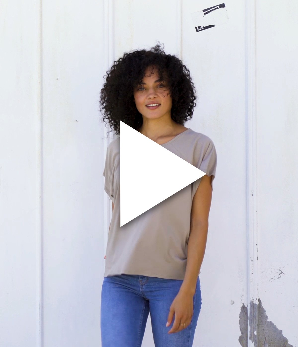 Oatmeal video=https://cdn.shopify.com/s/files/1/1991/4575/files/Beige_Raglan.mp4?16598910330428548832